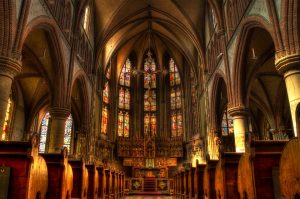 Liturgy and Culture – Latin Mass vs English Mass – Shrink Wrapped Religion